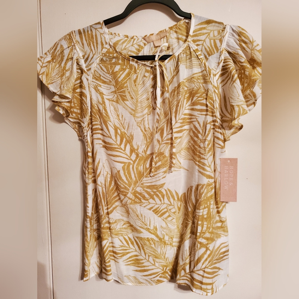 Hope and Harlow Women's top, Size Small, New with tags